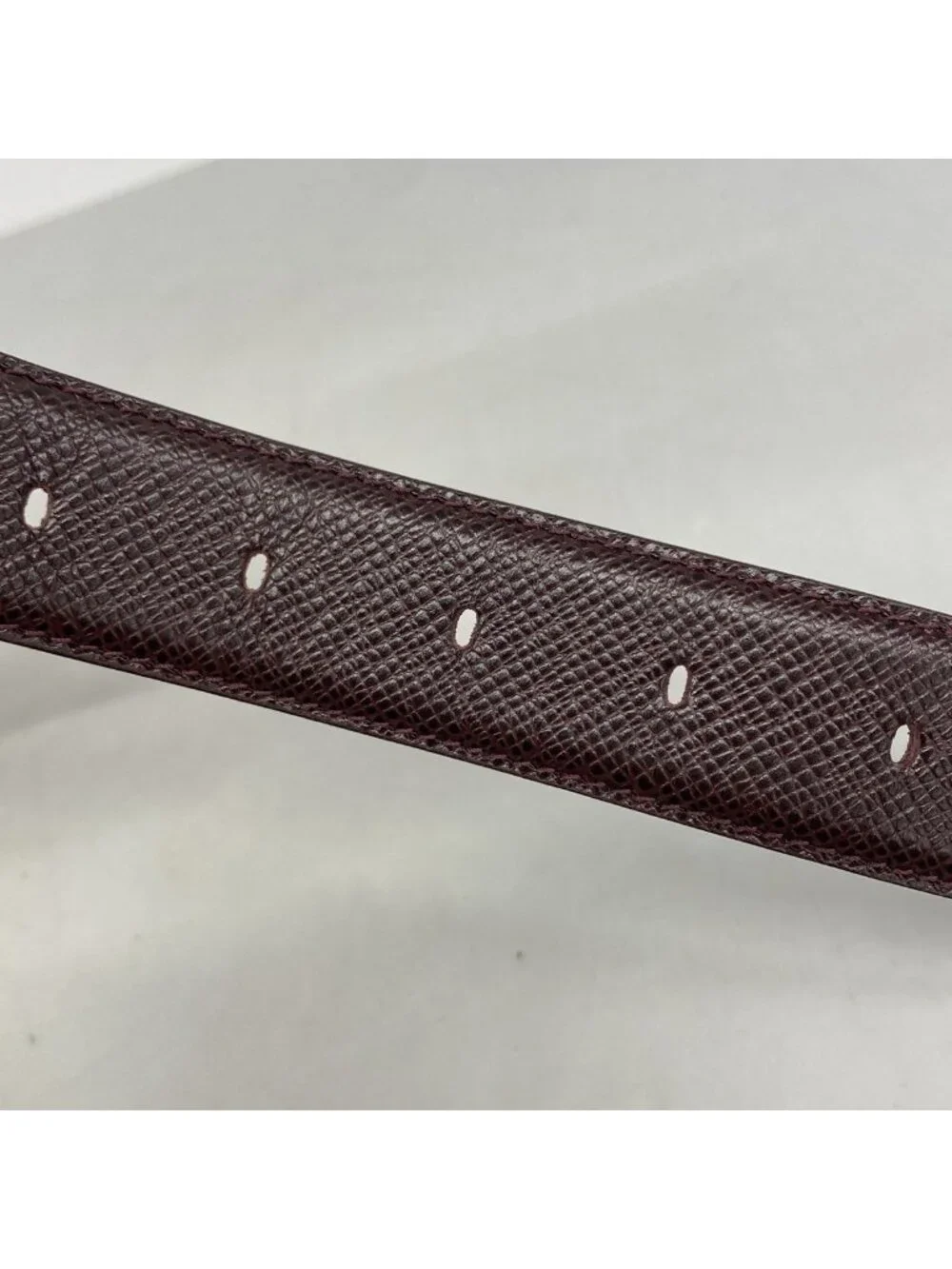 Louis Vuitton Belt Taiga Ceinture Acajou